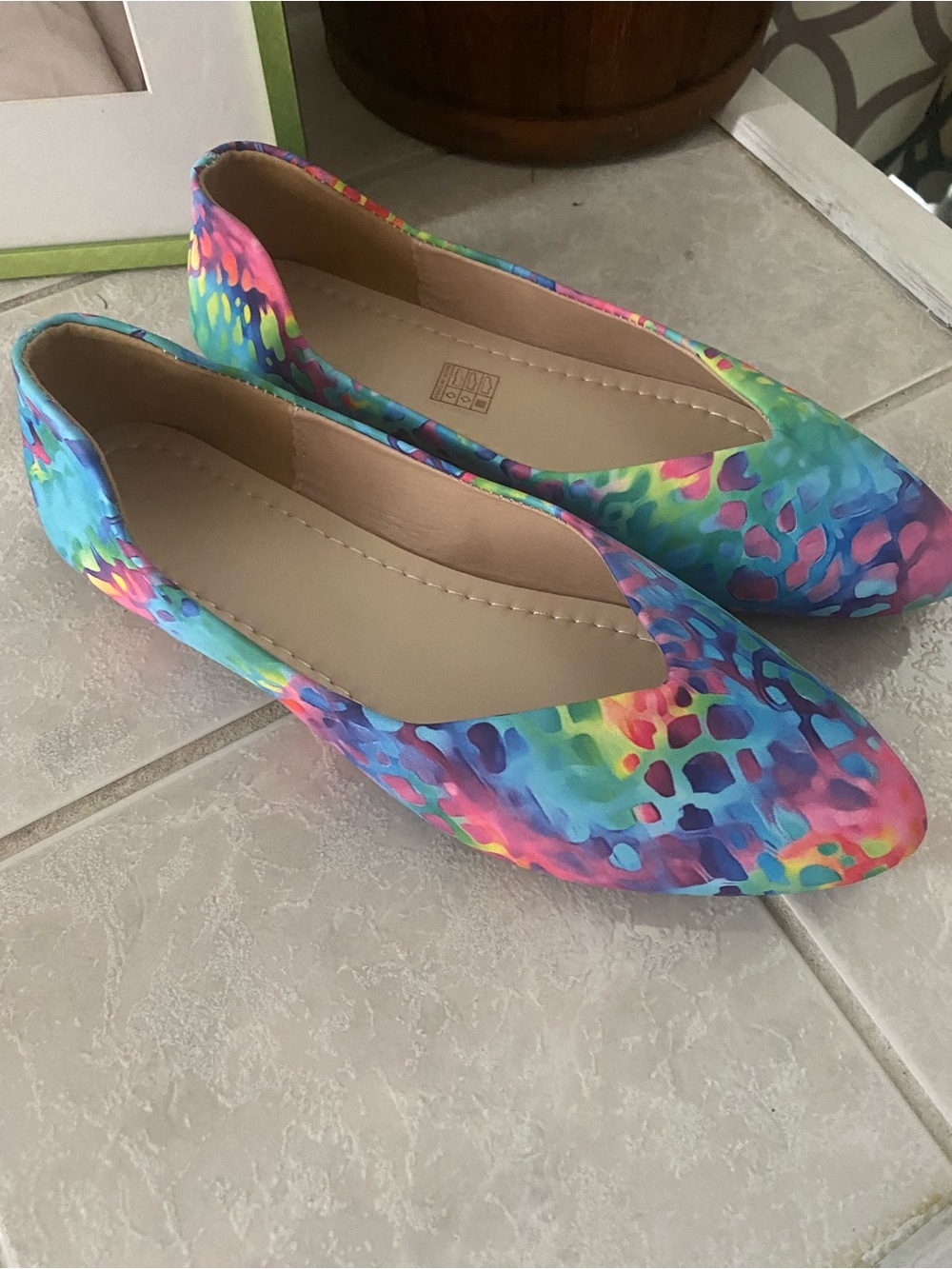 SHEIN Women’s Multicolor Pointed Toe Flats. Size 8.5 worn once - Picture 2 of 5